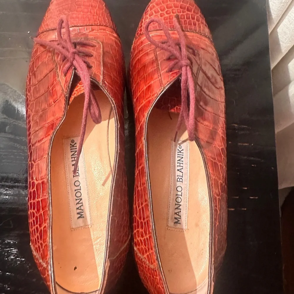 Manolo Blahnik lace up crocodile loafers